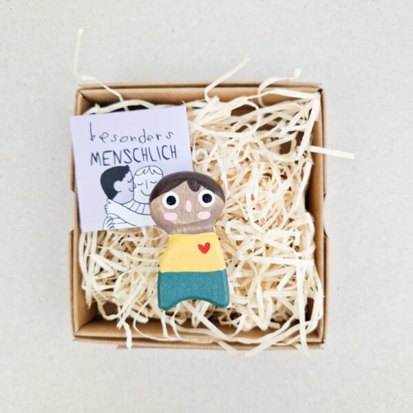 Holzfiguren Kinder - braune Person - handgemacht, divers, von Besondere Holztiere