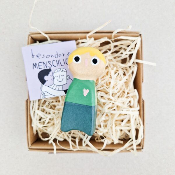 Holzfiguren Menschen - Blonde Person - handgemacht, divers, von Besondere Holztiere